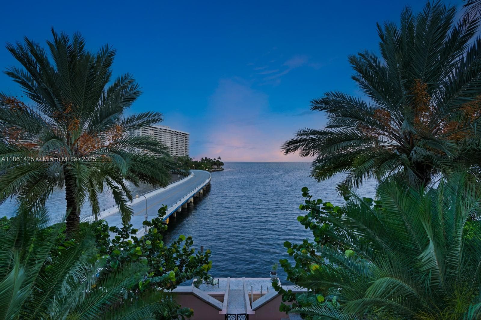 1840 S Bayshore Ln, Miami FL 33133 — 79
