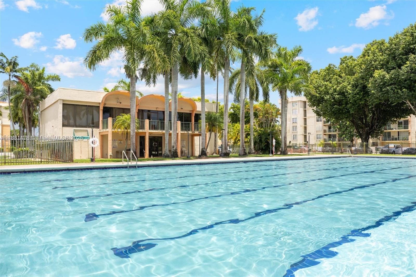 9340 Fontainebleau Blvd # W505, Miami FL 33172 — 32