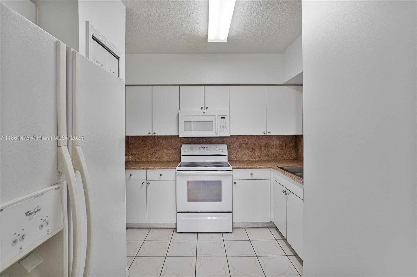 9340 Fontainebleau Blvd # W505, Miami FL 33172 — 14