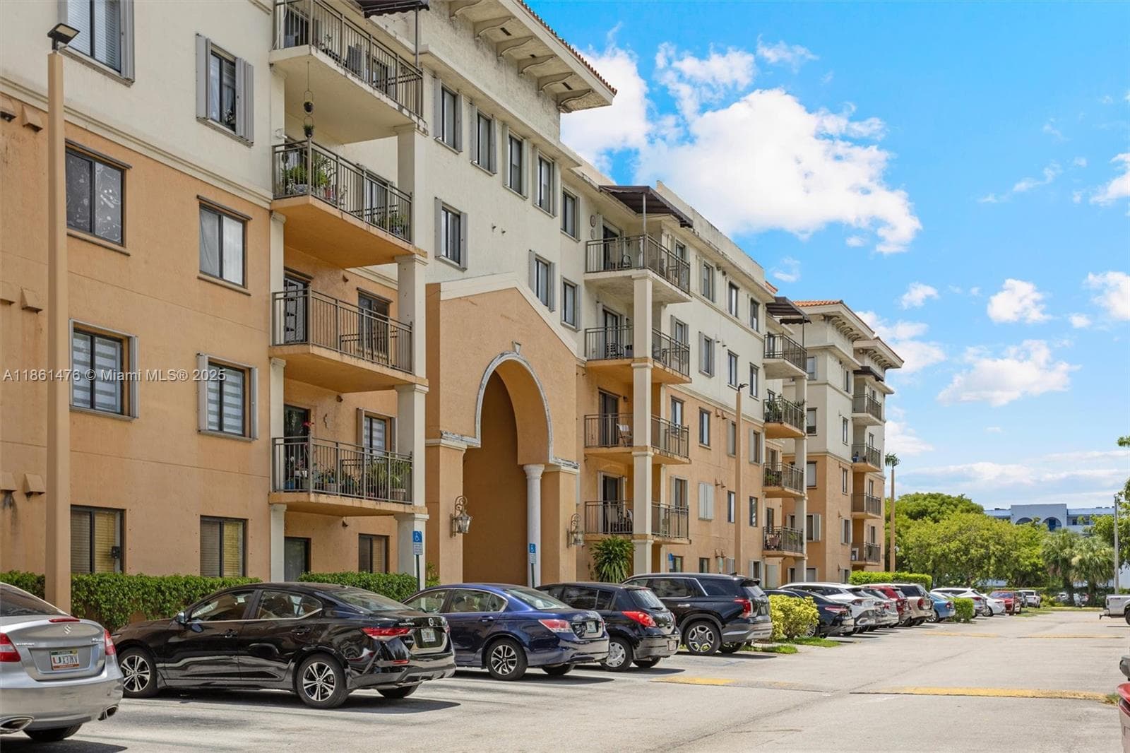 9340 Fontainebleau Blvd # W505, Miami FL 33172 — 31