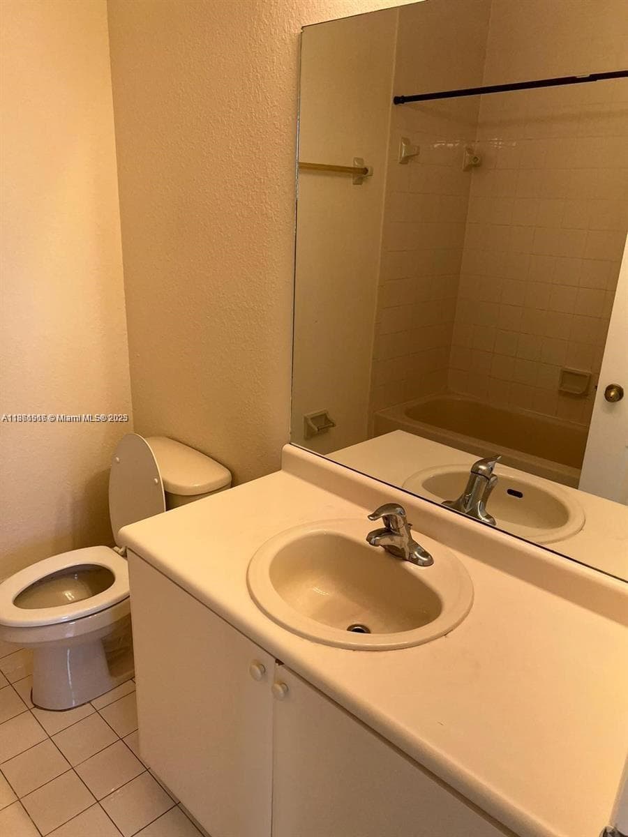 1660 SE 29th St # 200, Homestead FL 33035 — 23