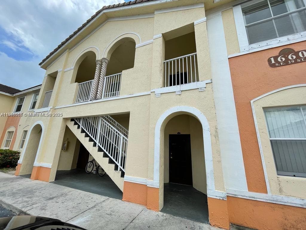 1660 SE 29th St # 200, Homestead FL 33035 — 2