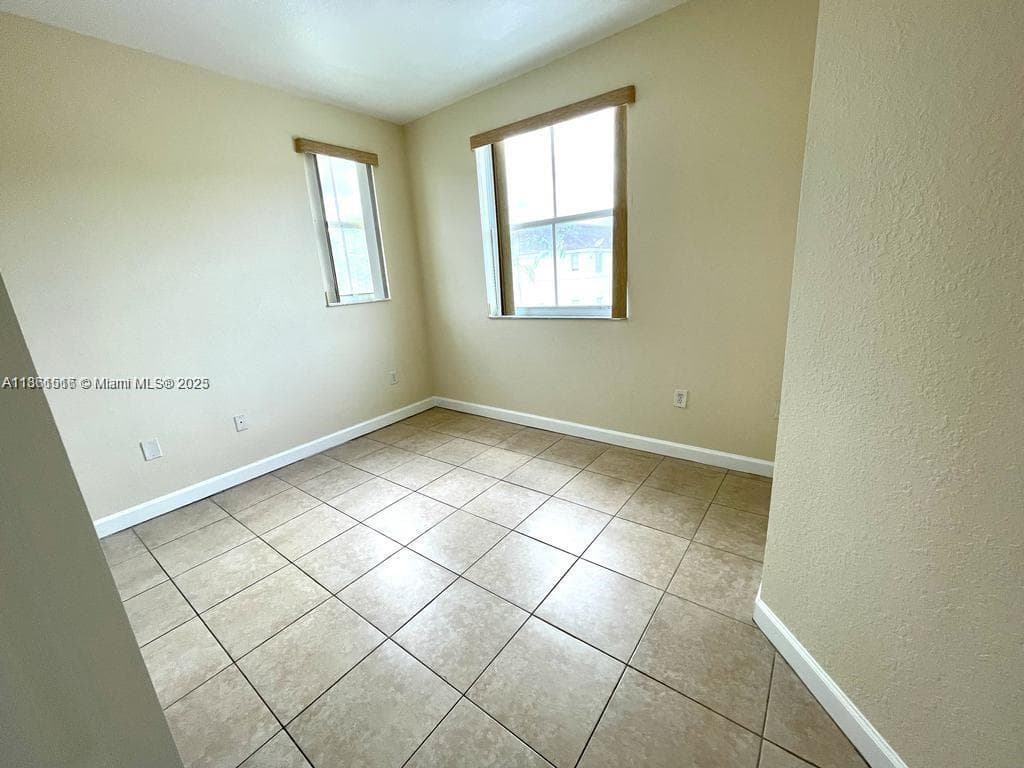 1660 SE 29th St # 200, Homestead FL 33035 — 13