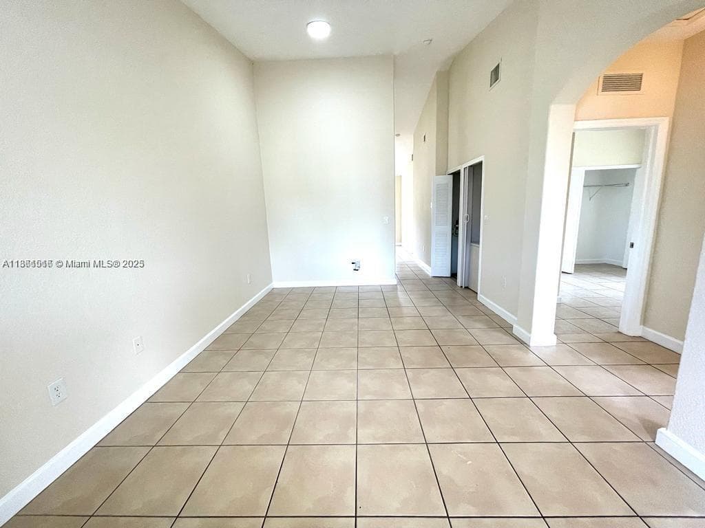 1660 SE 29th St # 200, Homestead FL 33035 — 16