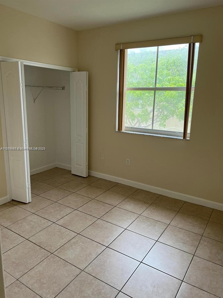 1660 SE 29th St # 200, Homestead FL 33035 — 32