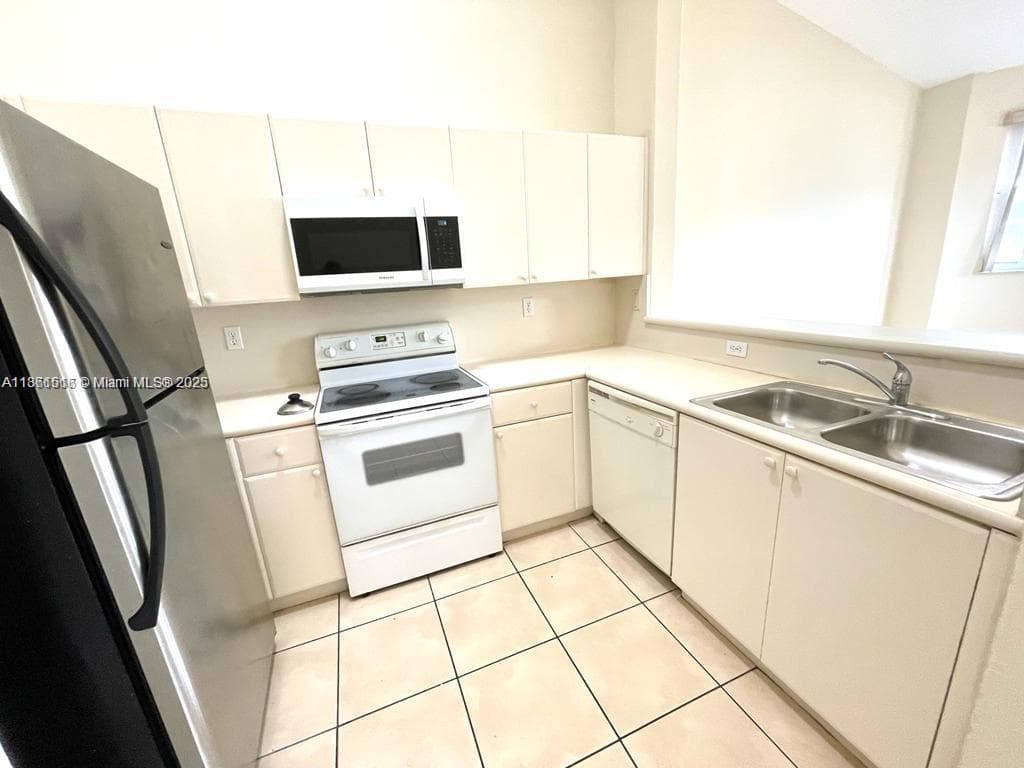 1660 SE 29th St # 200, Homestead FL 33035 — 5