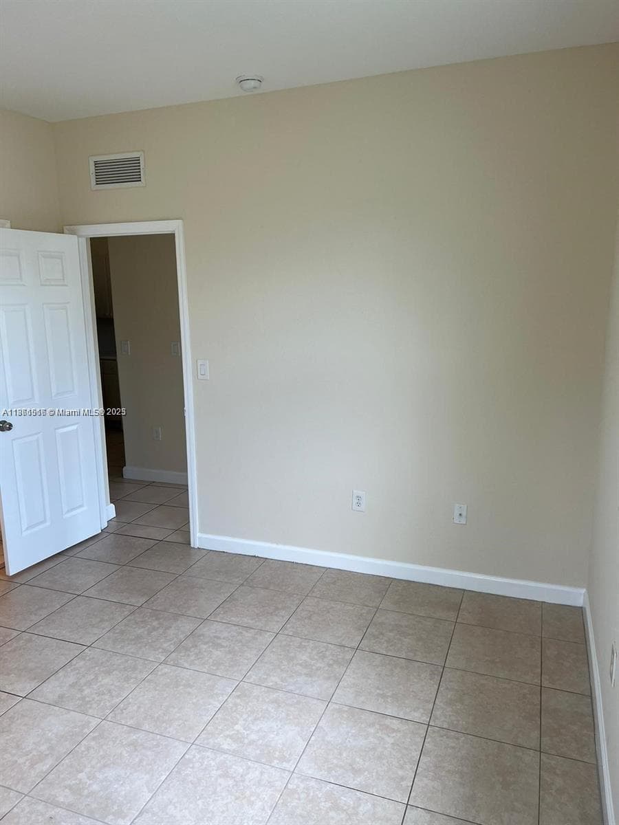 1660 SE 29th St # 200, Homestead FL 33035 — 34