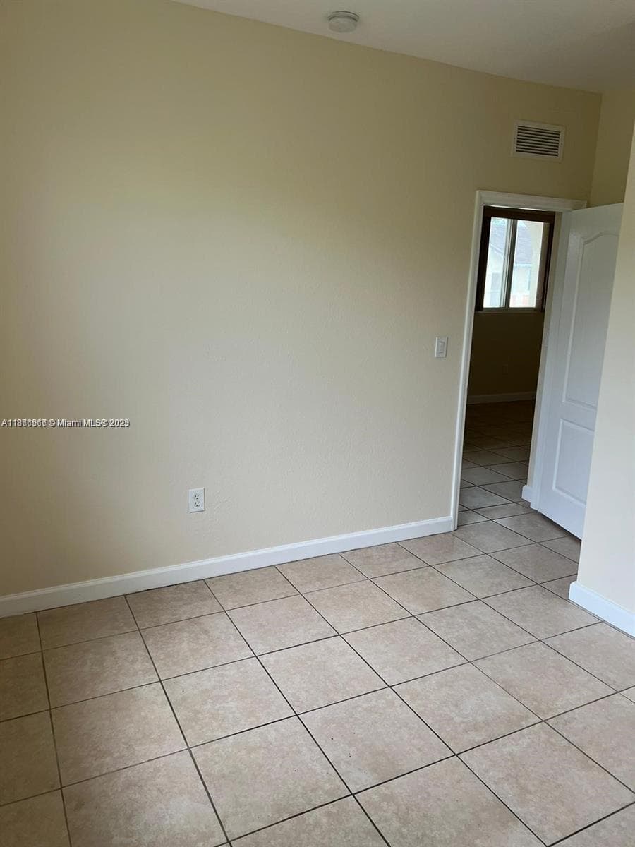 1660 SE 29th St # 200, Homestead FL 33035 — 33