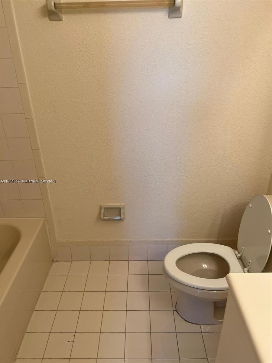 1660 SE 29th St # 200, Homestead FL 33035 — 25