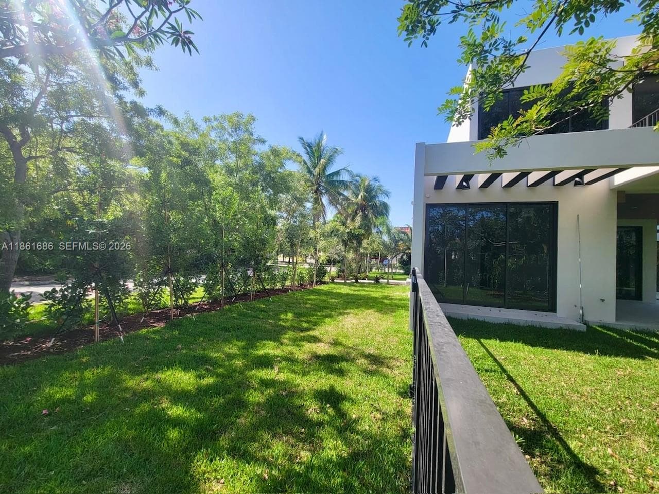6250 SW 78th St, South Miami FL 33143 — 9