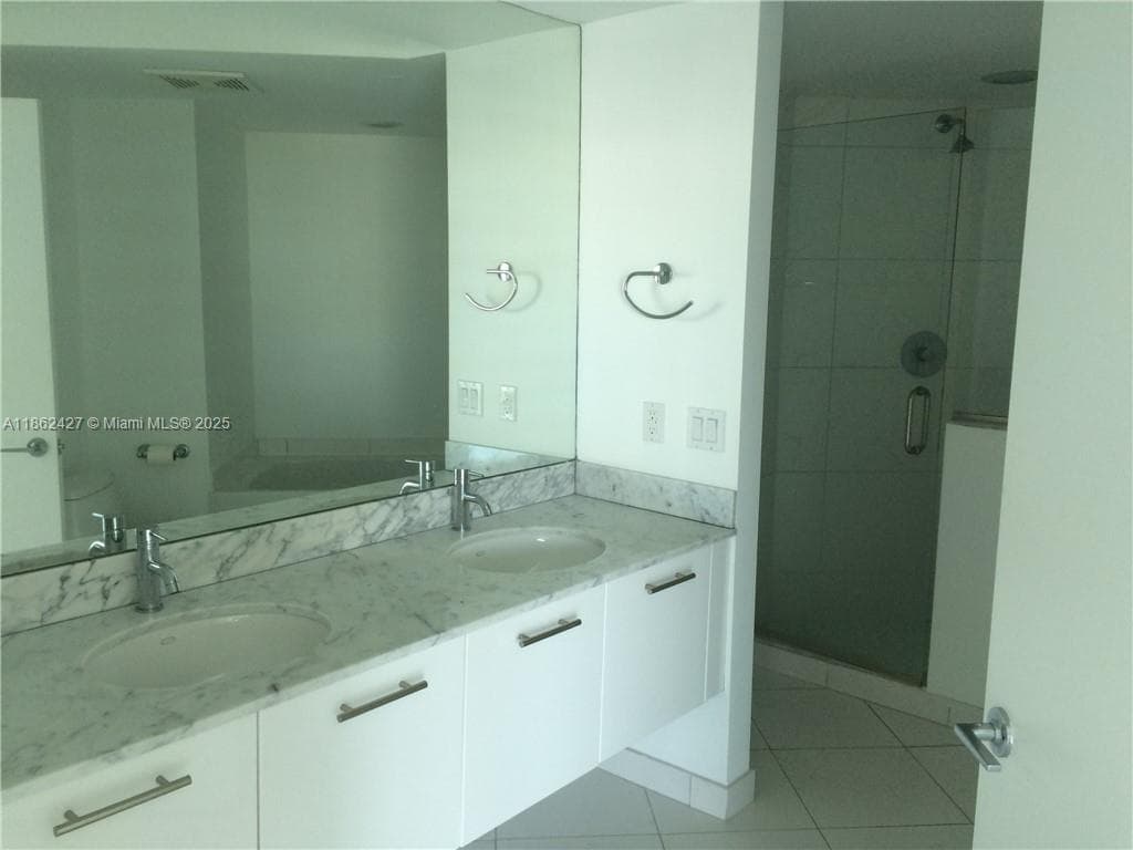 55 SE 6th St # 2807, Miami FL 33131 — 7