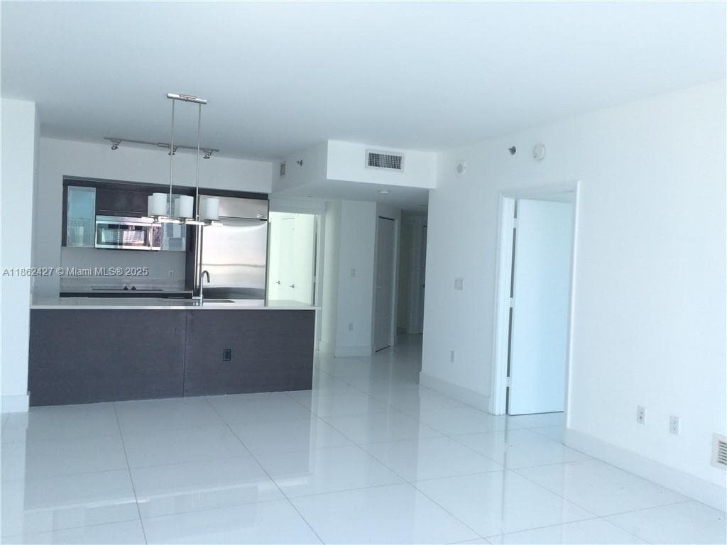 55 SE 6th St # 2807, Miami FL 33131 — 1