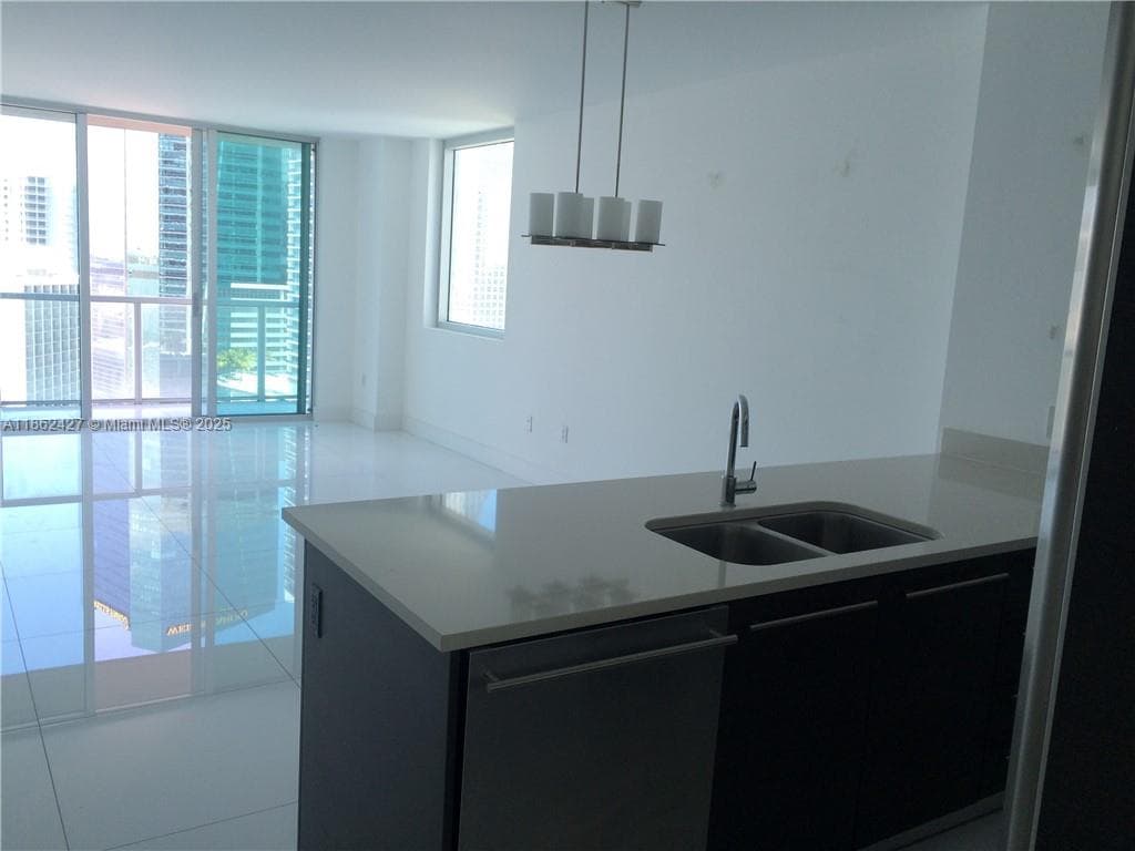 55 SE 6th St # 2807, Miami FL 33131 — 10