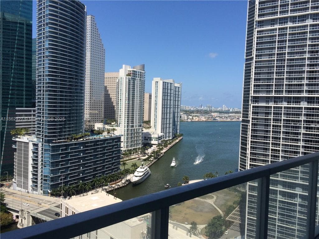 55 SE 6th St # 2807, Miami FL 33131 — 11