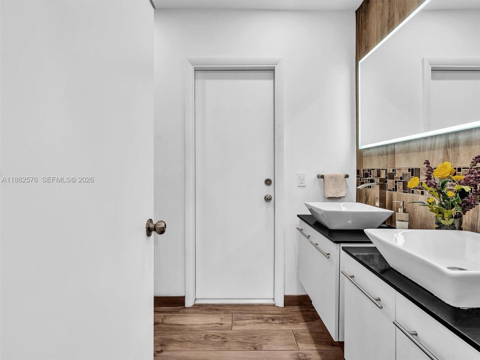 20350 Highland Lakes Blvd, Miami FL 33179 — 27