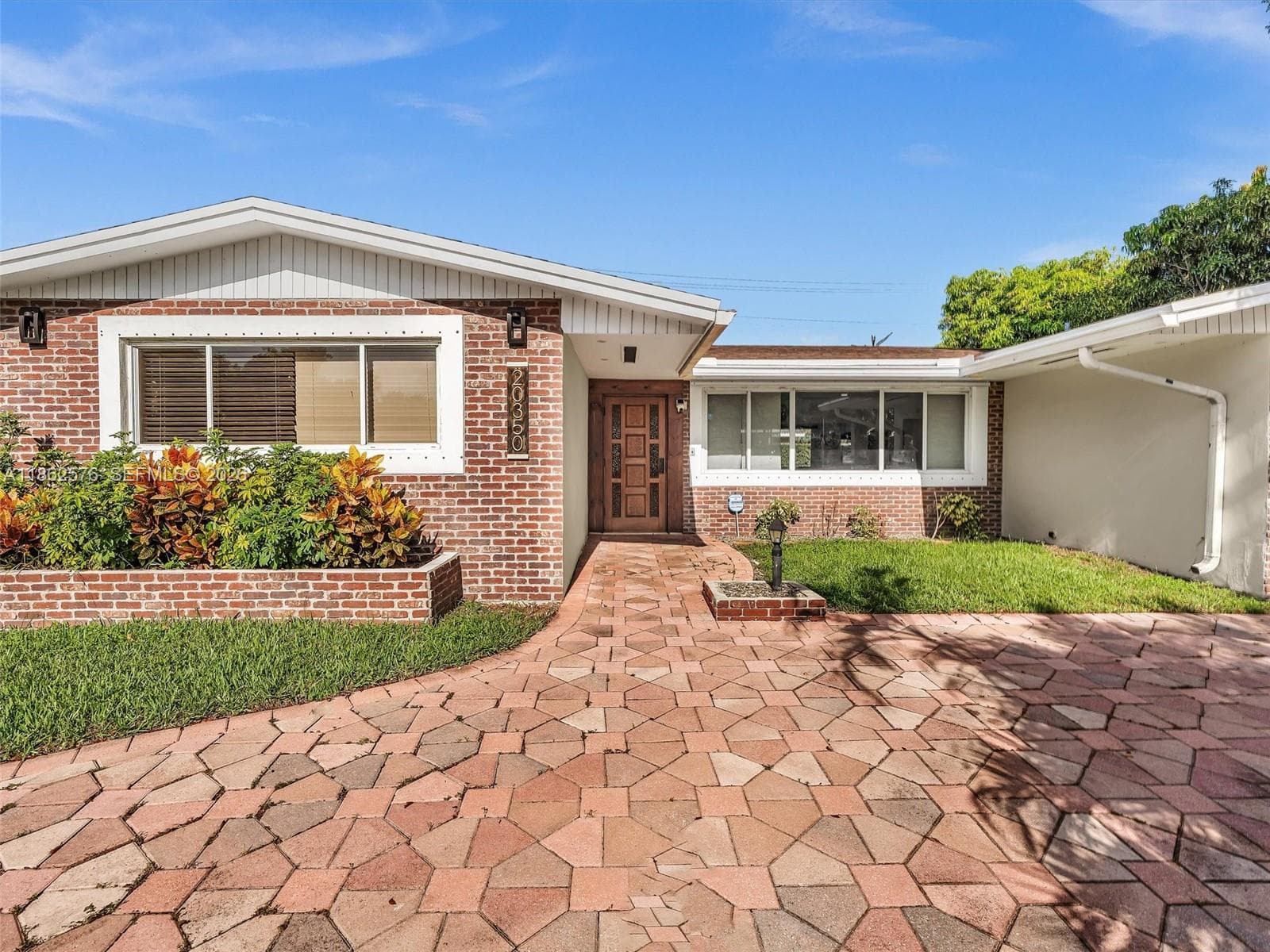 20350 Highland Lakes Blvd, Miami FL 33179 — 3