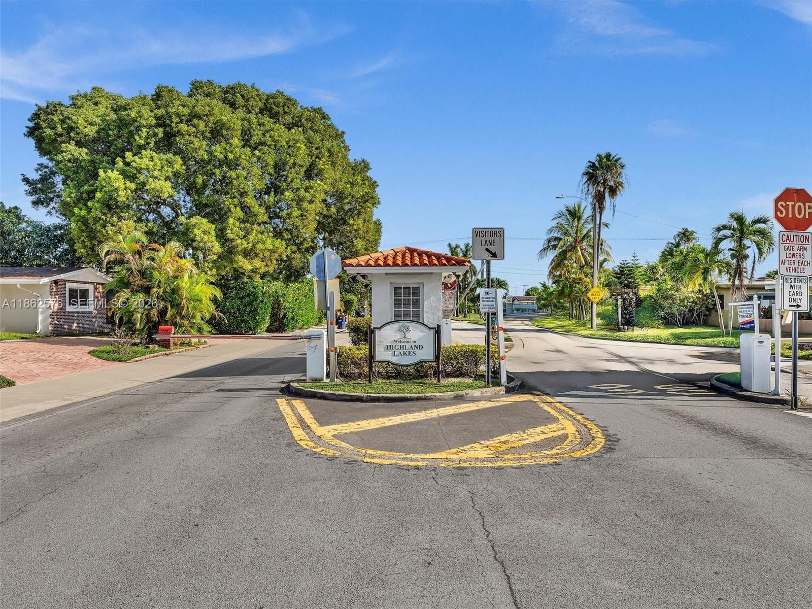 20350 Highland Lakes Blvd, Miami FL 33179 — 54