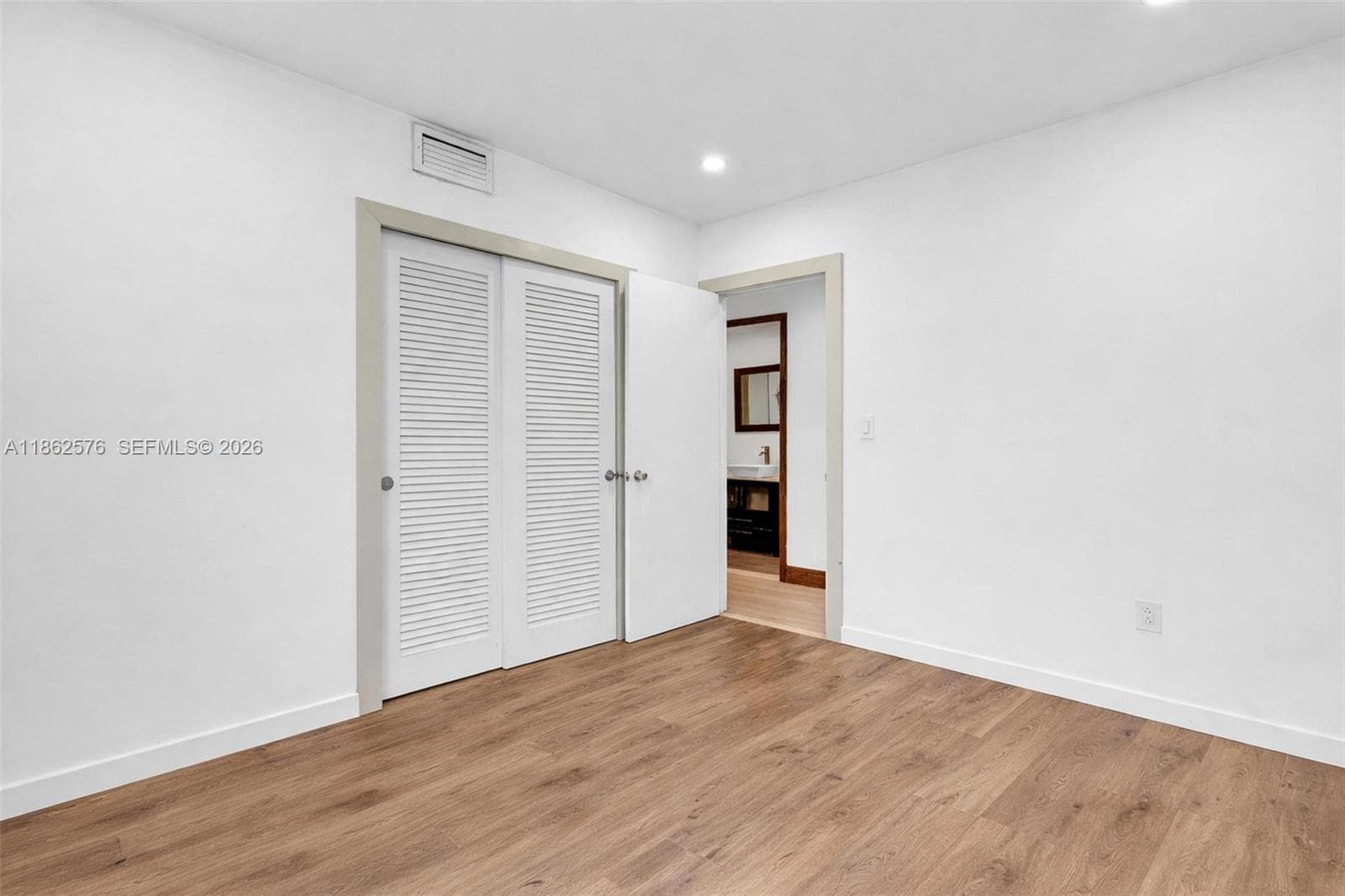 20350 Highland Lakes Blvd, Miami FL 33179 — 39