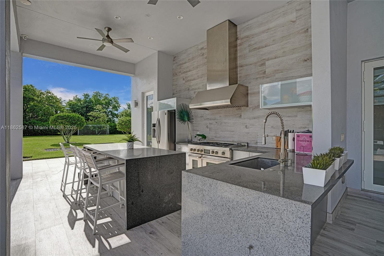 411 NW 125th Ave, Miami FL 33182 — 26