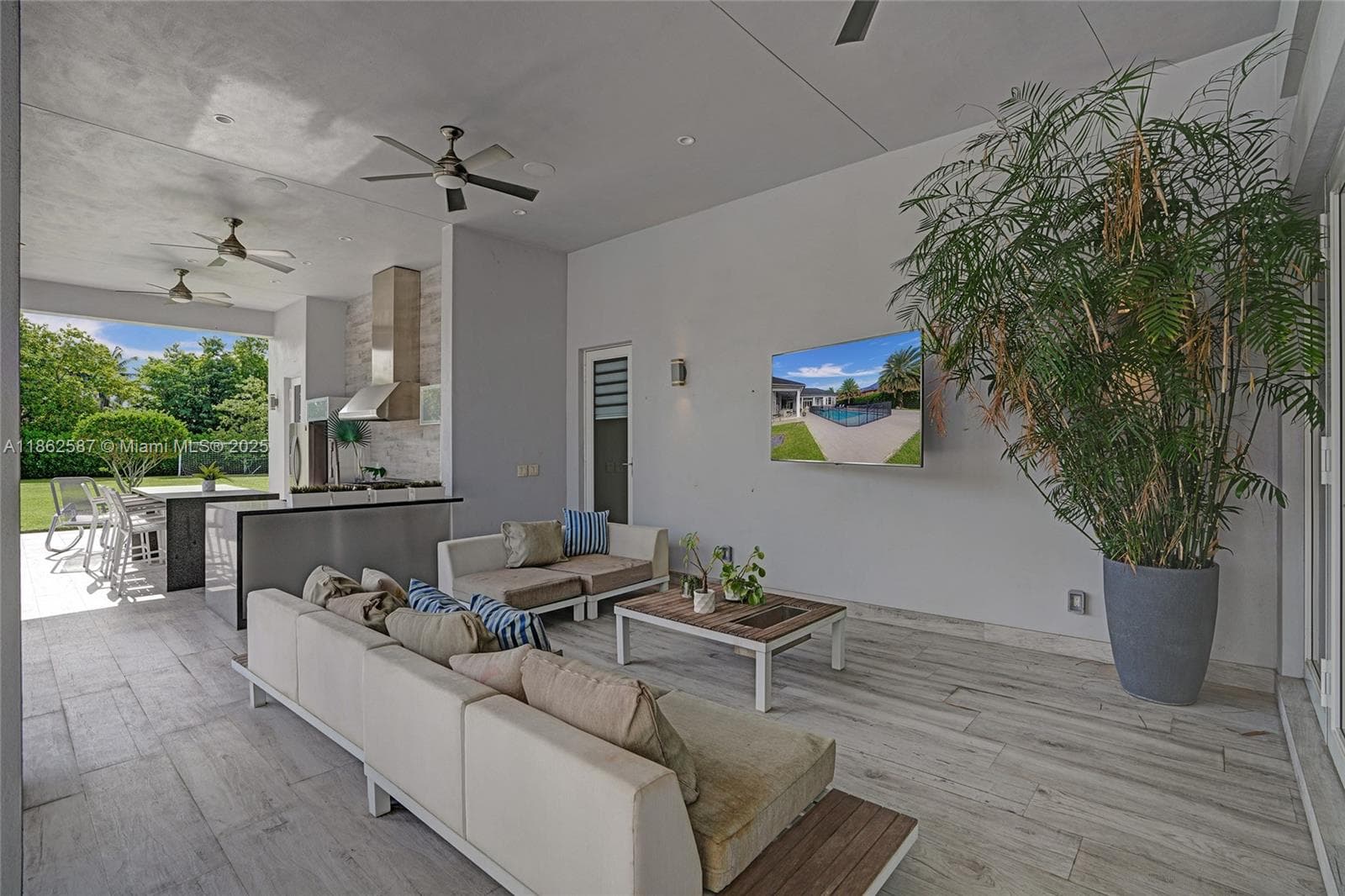 411 NW 125th Ave, Miami FL 33182 — 24