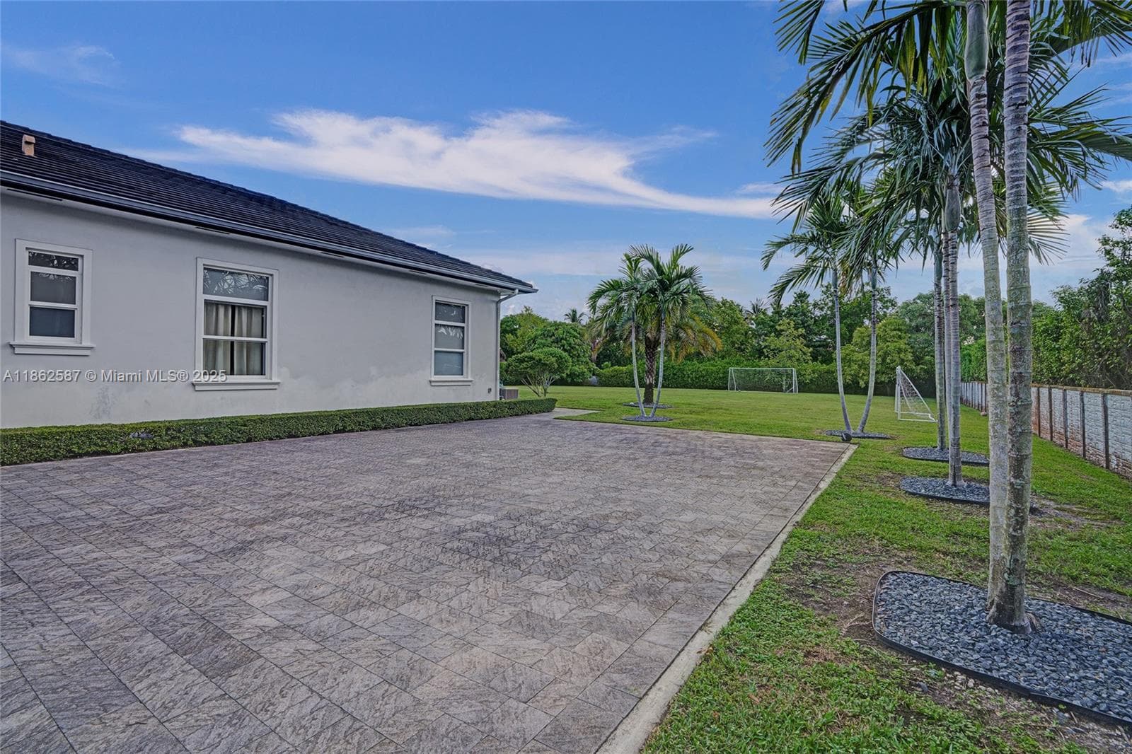 411 NW 125th Ave, Miami FL 33182 — 34