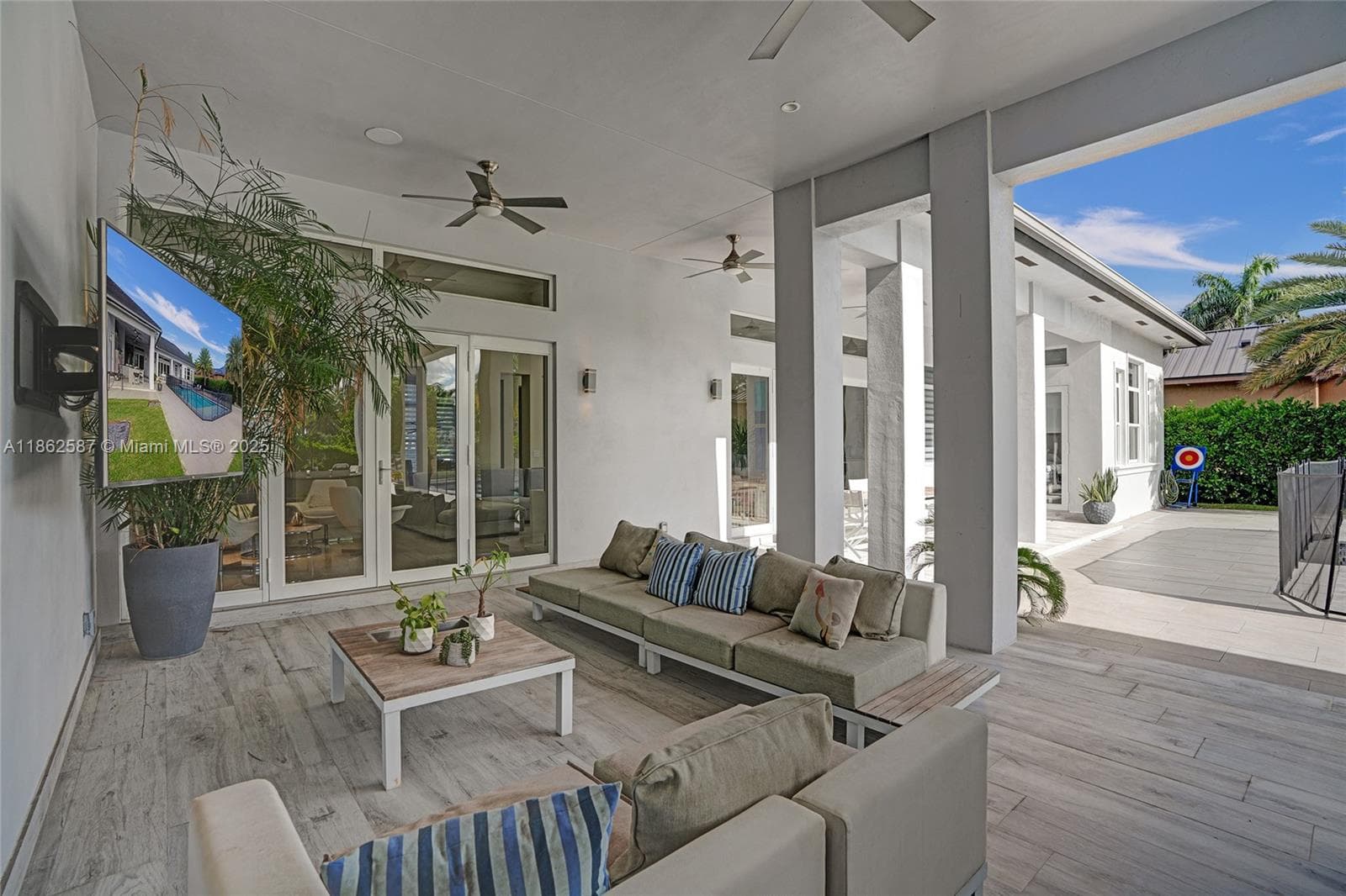 411 NW 125th Ave, Miami FL 33182 — 25