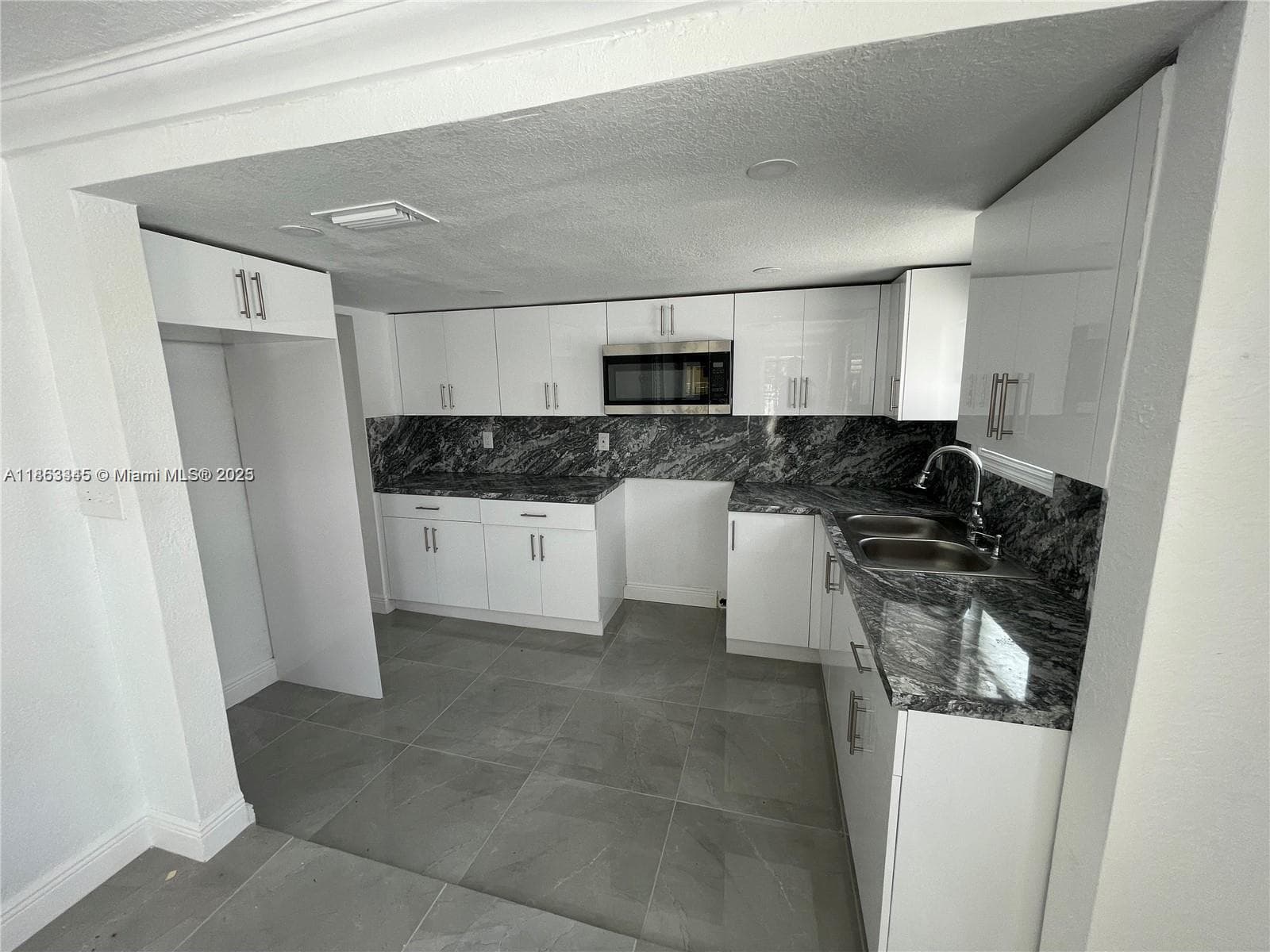 508 E 40th St, Hialeah FL 33013 — 2