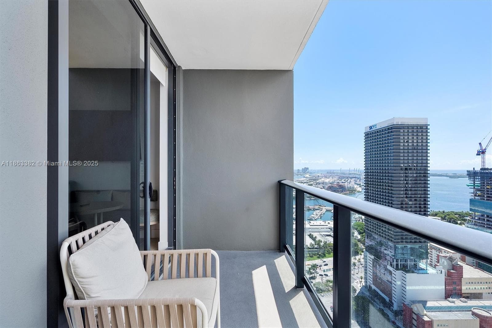 159 NE 6th St # 3806, Miami FL 33132 — 10