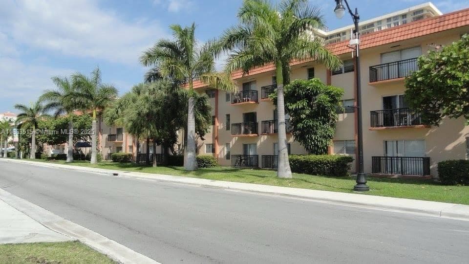 251 172nd St # 121, Sunny Isles Beach FL 33160 — 22