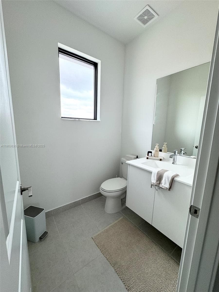 4867 NW 84th Ave, Doral FL 33166 — 18