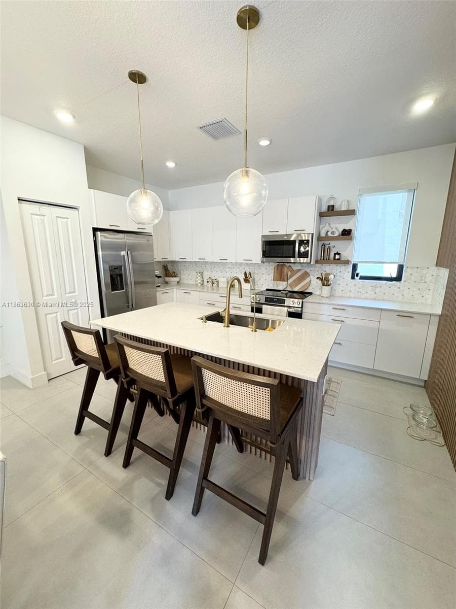 4867 NW 84th Ave, Doral FL 33166 — 4
