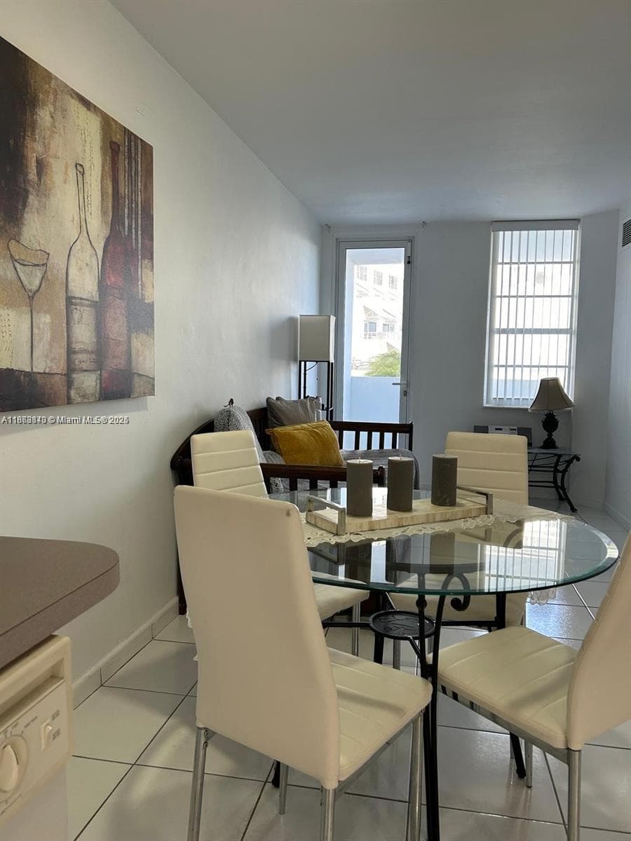 100 Lincoln Rd # 437, Miami Beach FL 33139 — 2