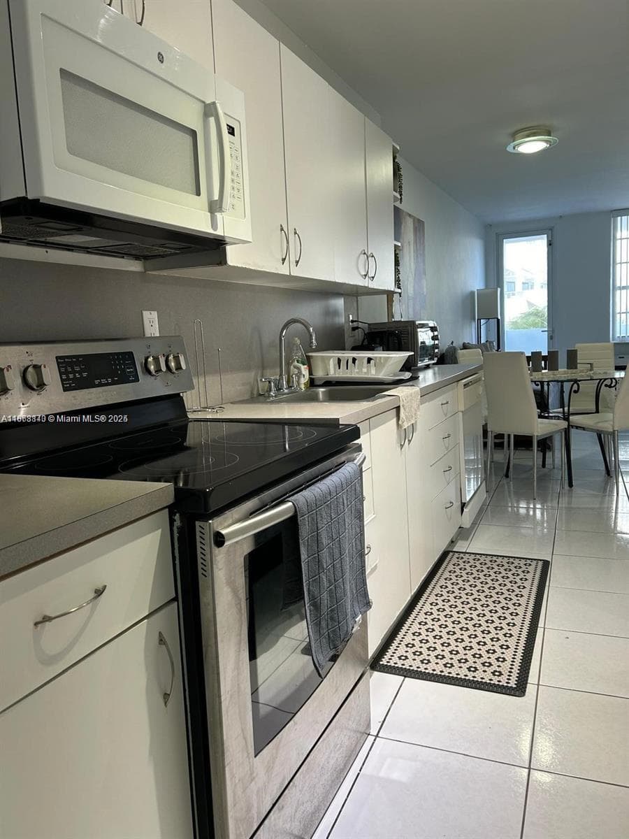 100 Lincoln Rd # 437, Miami Beach FL 33139 — 6