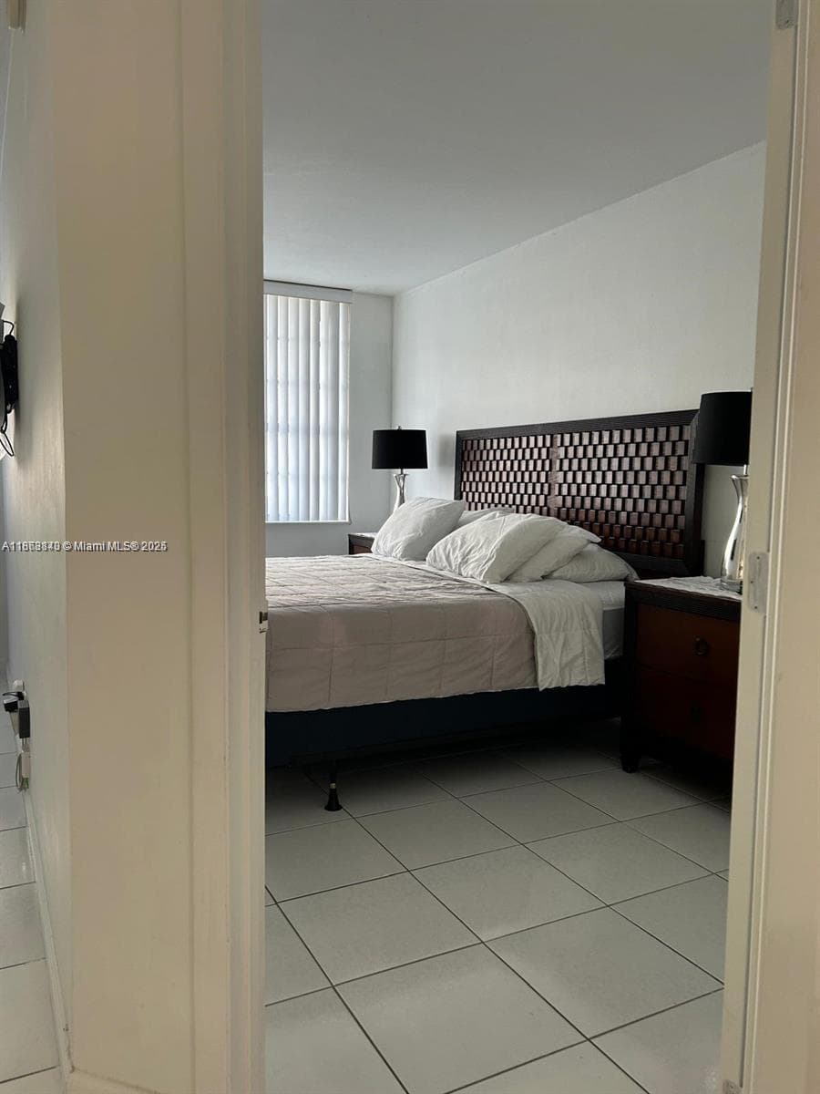 100 Lincoln Rd # 437, Miami Beach FL 33139 — 3