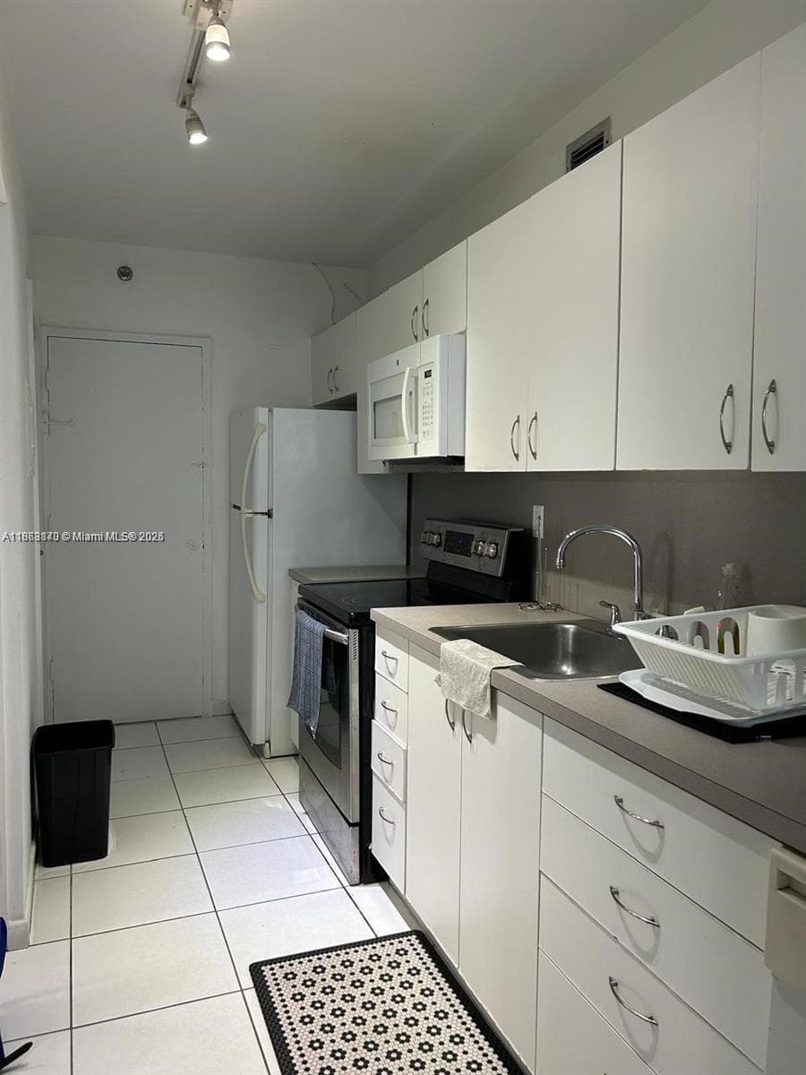 100 Lincoln Rd # 437, Miami Beach FL 33139 — 5