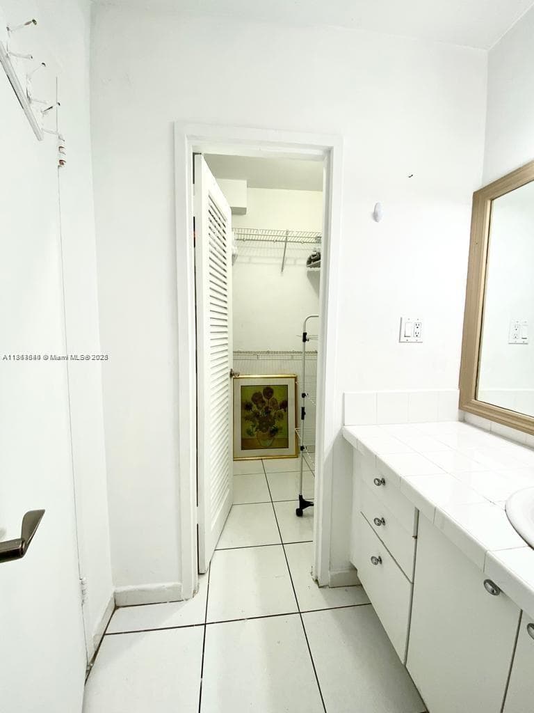 100 Lincoln Rd # 437, Miami Beach FL 33139 — 10