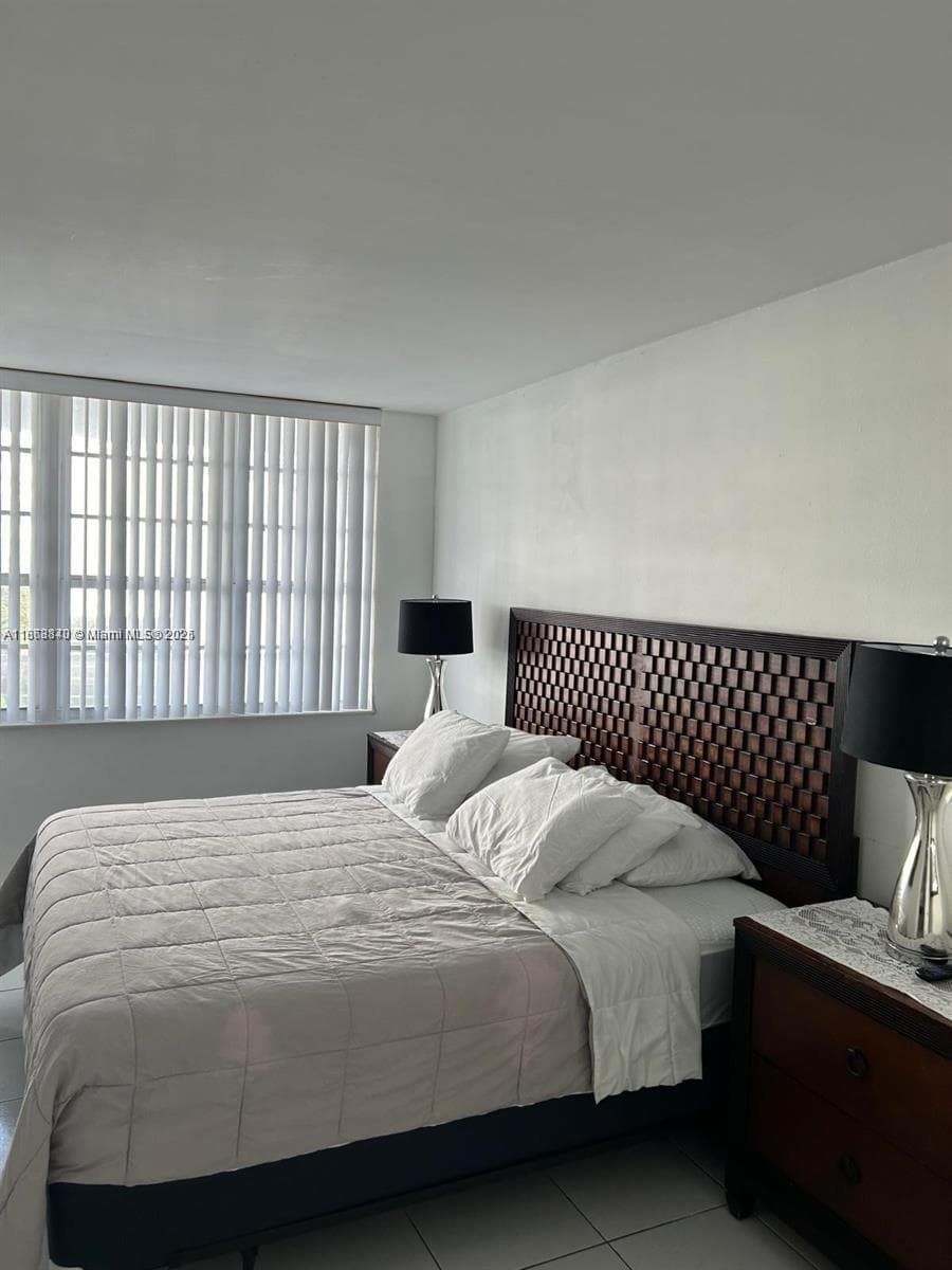 100 Lincoln Rd # 437, Miami Beach FL 33139 — 4