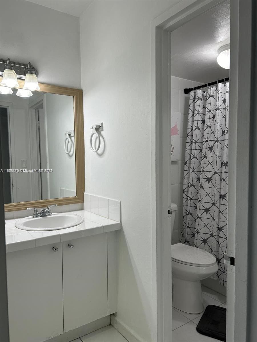 100 Lincoln Rd # 437, Miami Beach FL 33139 — 8