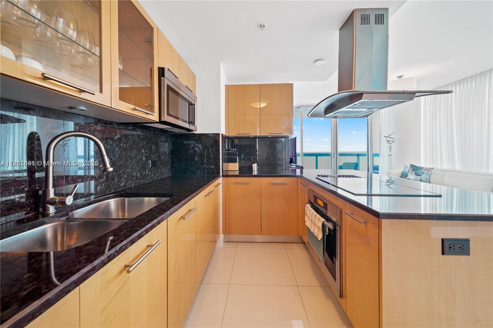 6899 Collins Ave # 808, Miami Beach FL 33141 — 18