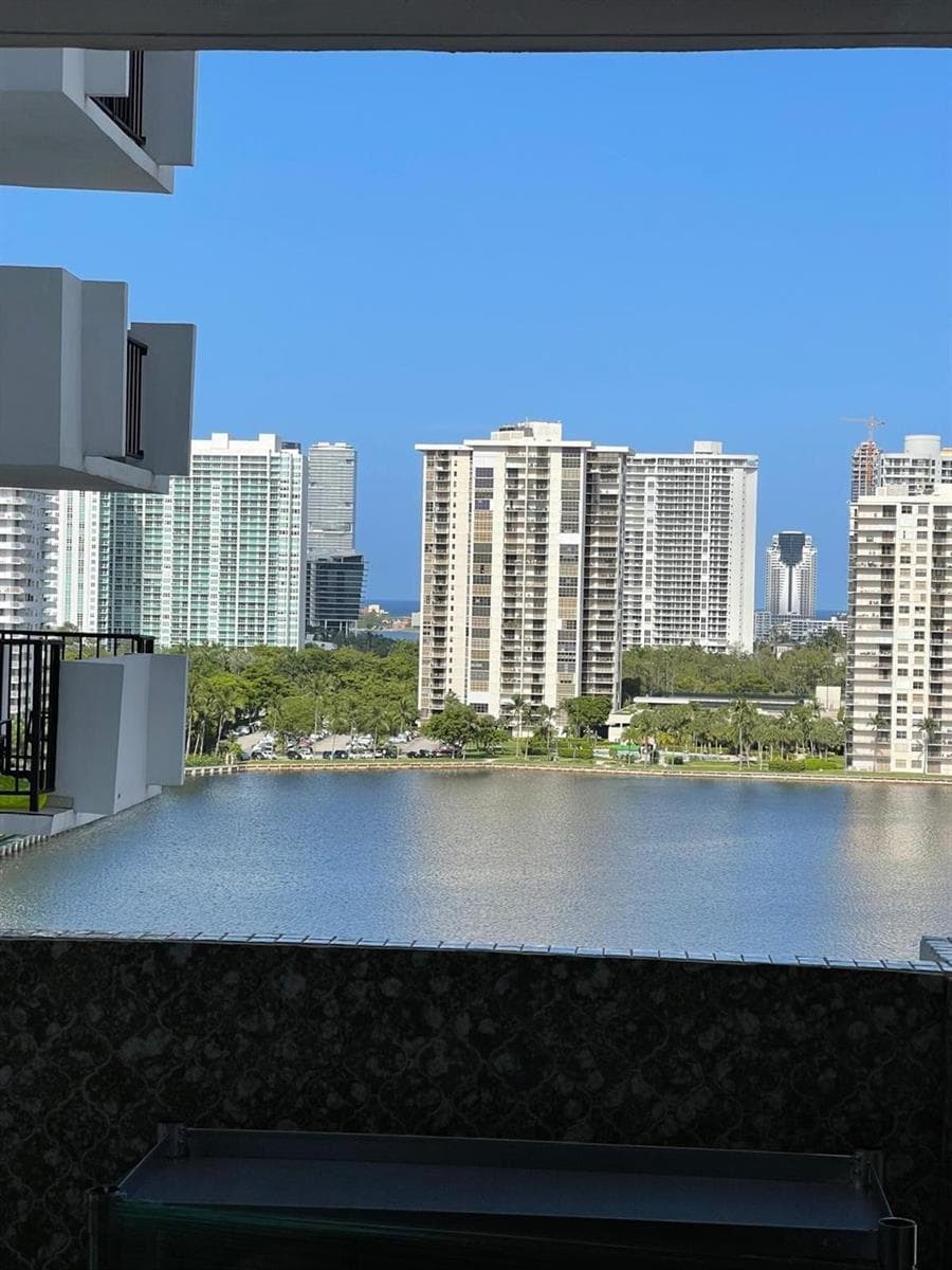 2750 NE 183rd Street # 1401, Aventura FL 33160 — 2
