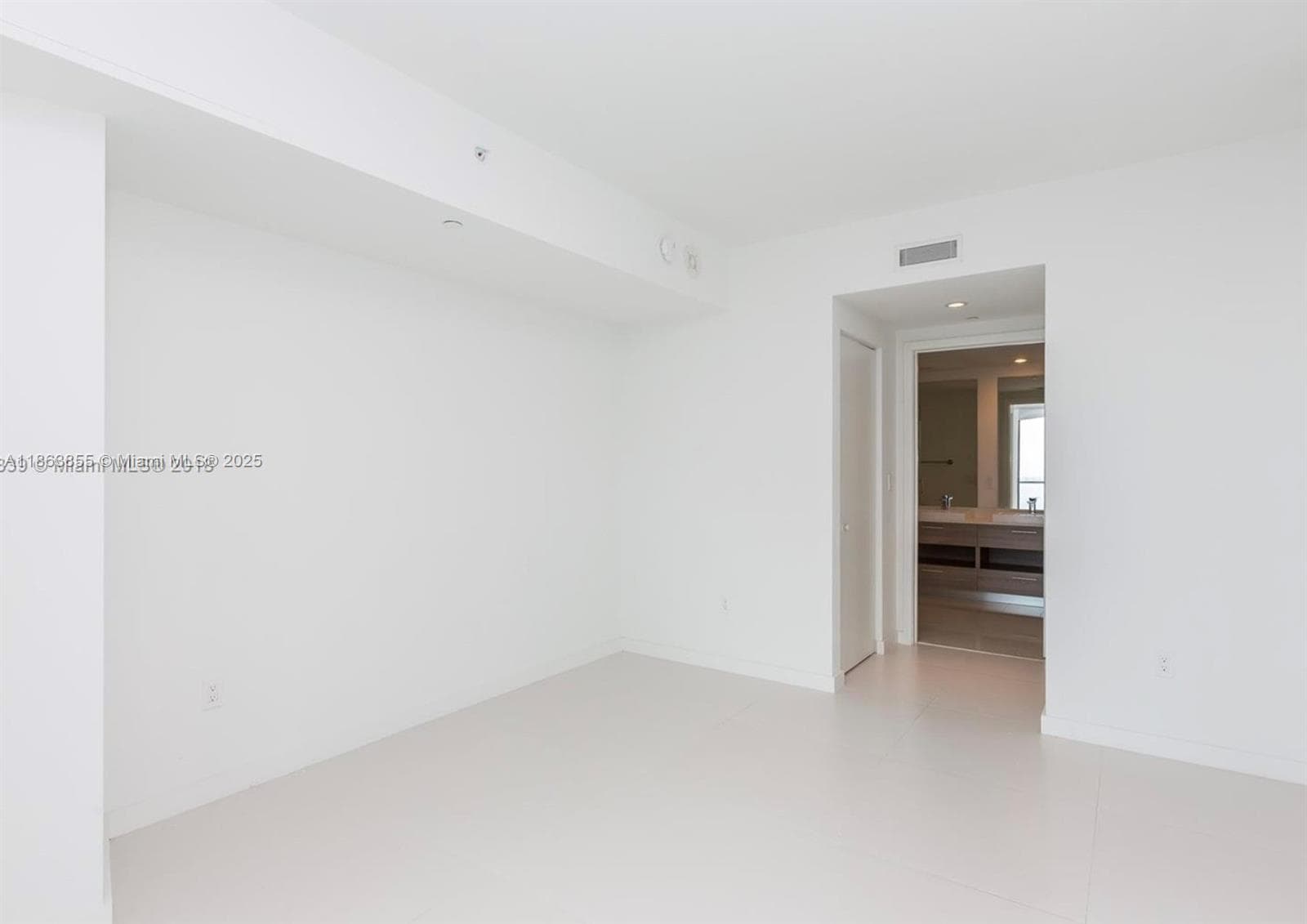 1300 S Miami Ave # 1602, Miami FL 33130 — 13