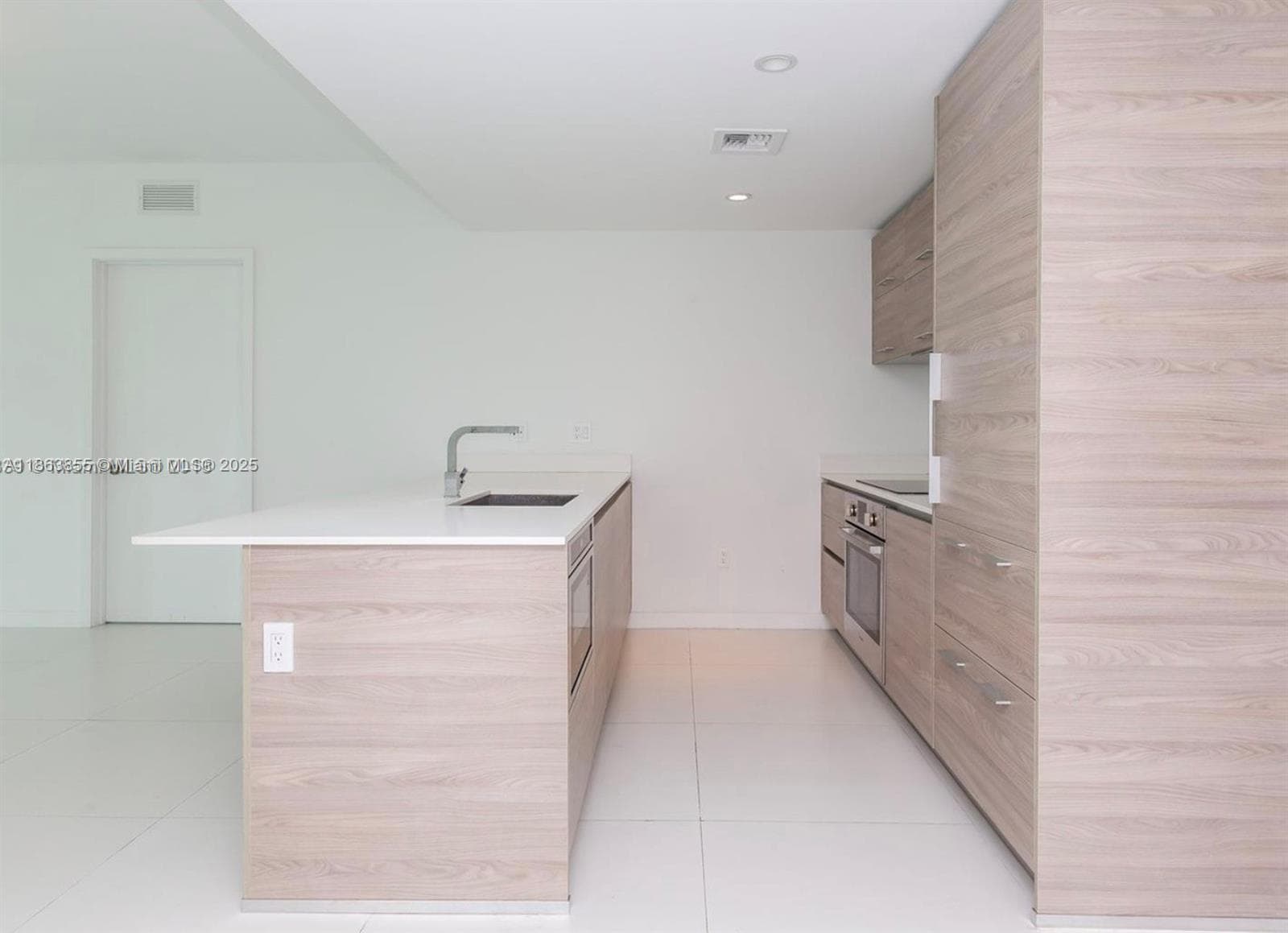 1300 S Miami Ave # 1602, Miami FL 33130 — 3