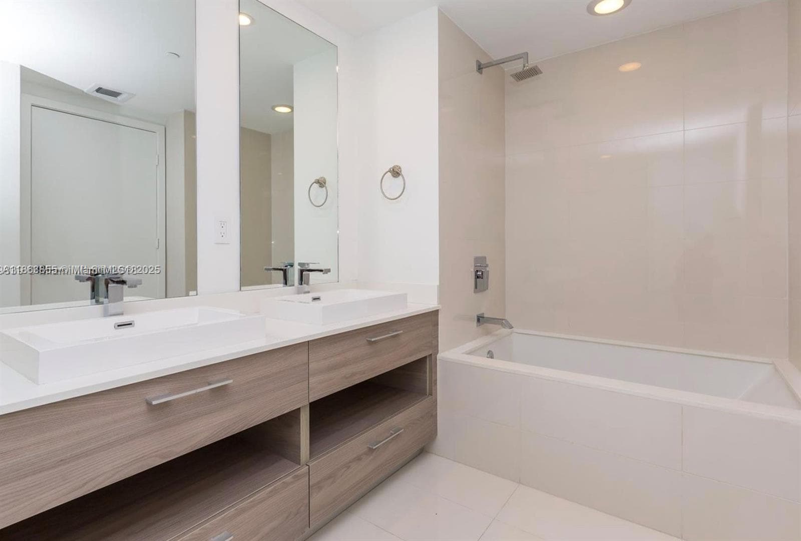1300 S Miami Ave # 1602, Miami FL 33130 — 9