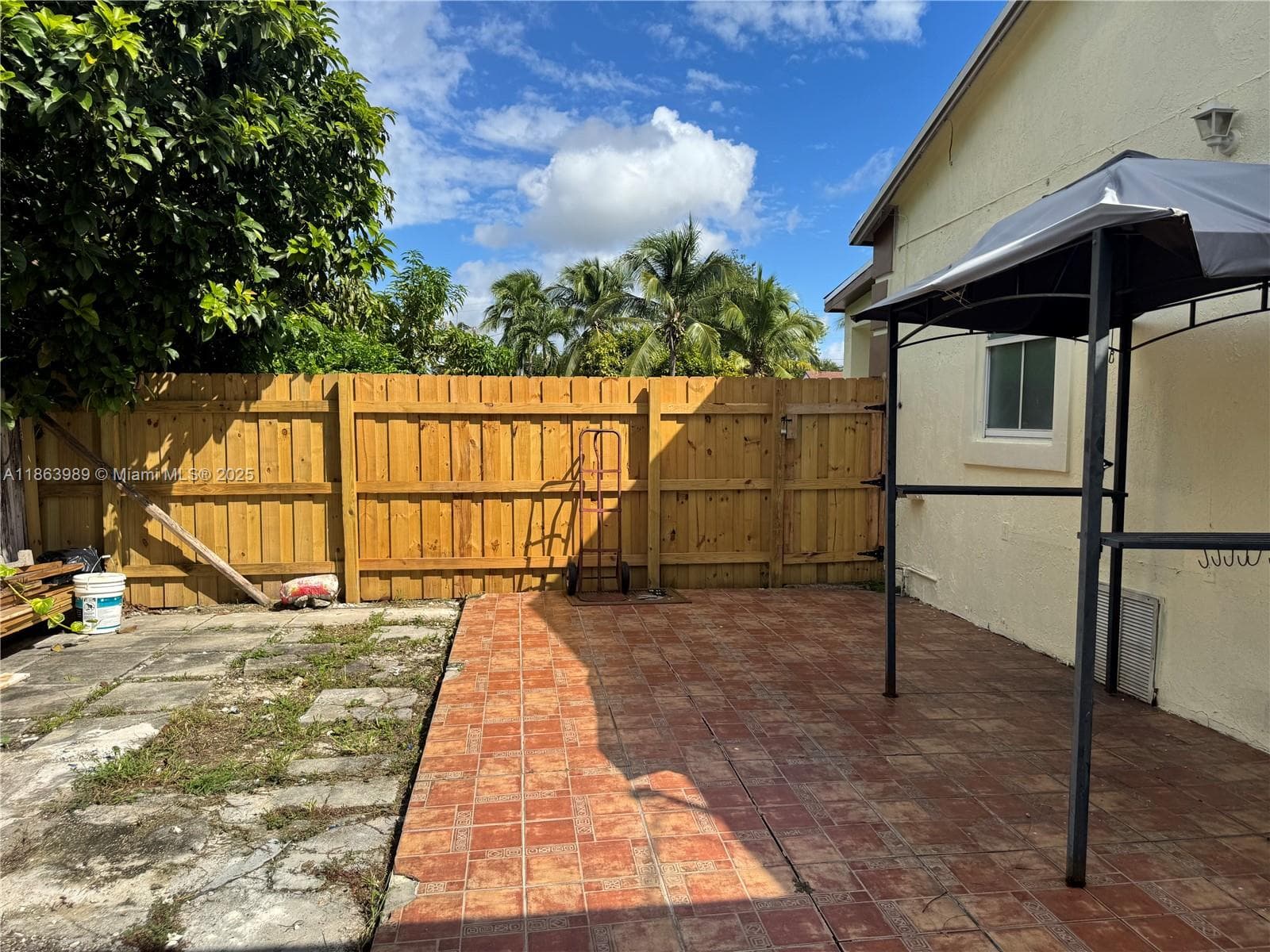 1178 NW 105th Ter, Miami FL 33150 — 23