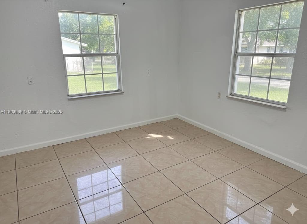 1178 NW 105th Ter, Miami FL 33150 — 12