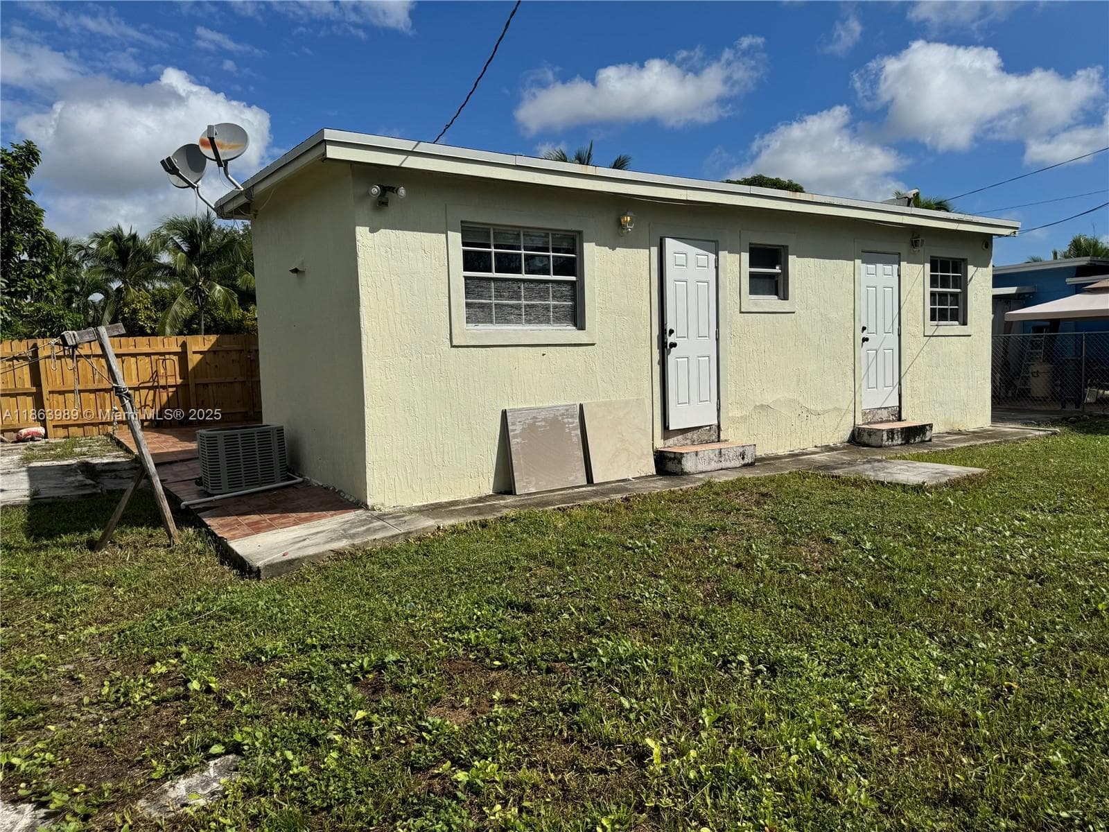 1178 NW 105th Ter, Miami FL 33150 — 22