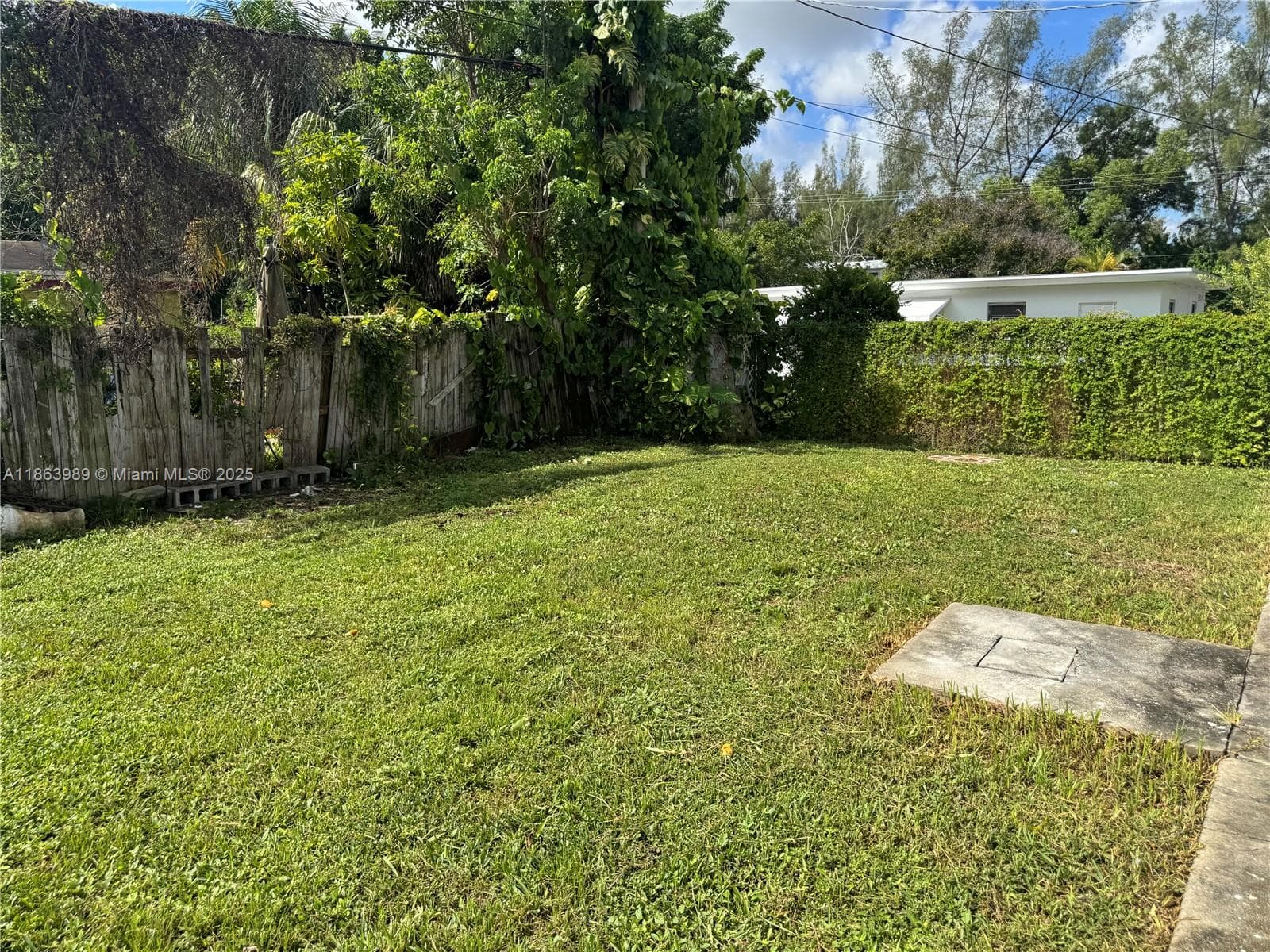 1178 NW 105th Ter, Miami FL 33150 — 20