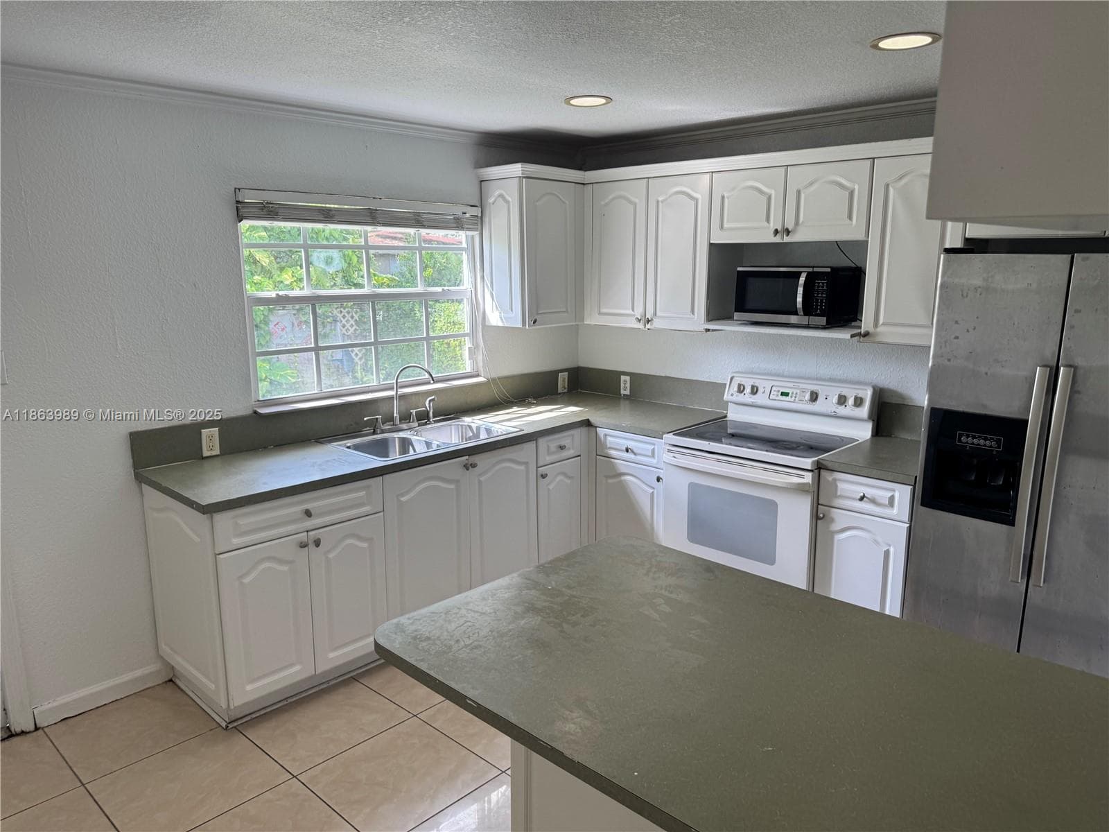 1178 NW 105th Ter, Miami FL 33150 — 9
