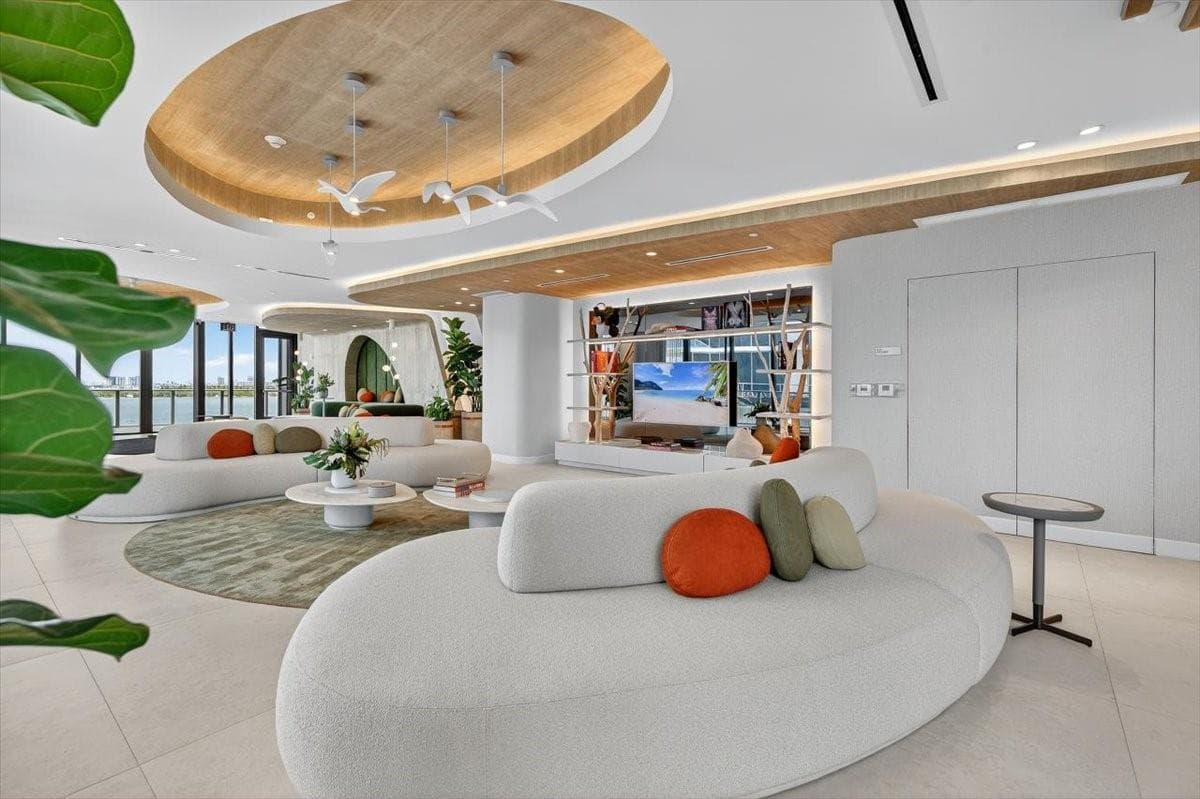 700 NE 24th Street # 5202, Miami FL 33137 — 26