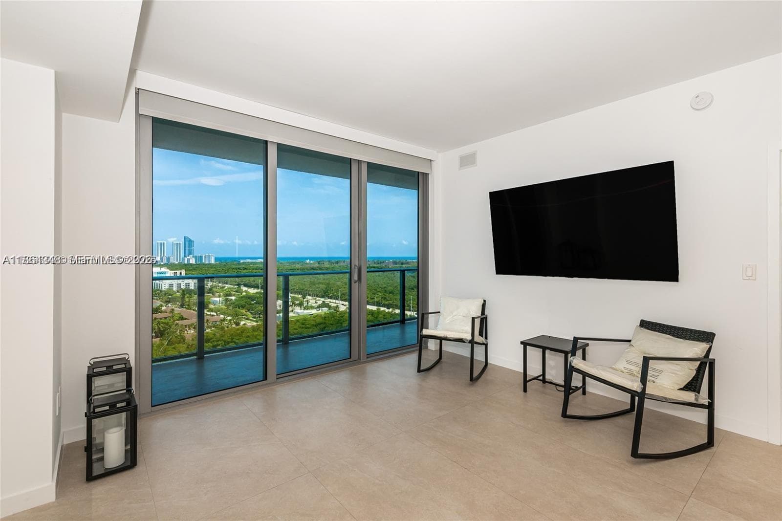 16385 Biscayne Blvd # 2118, North Miami Beach FL 33160 — 16